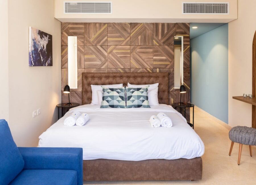 Mangroovy, 2BR Apt, Pool View & Beach Access.