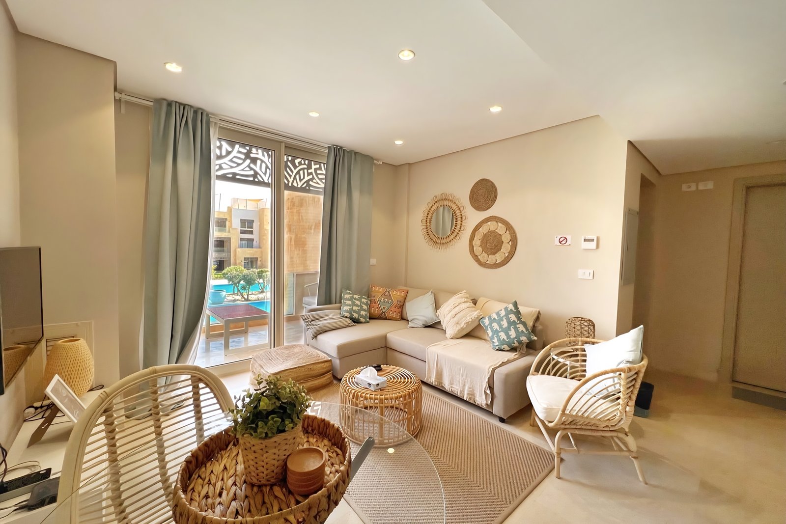 Mangroovy, 1BR Apt, Pool View, Beach Access.