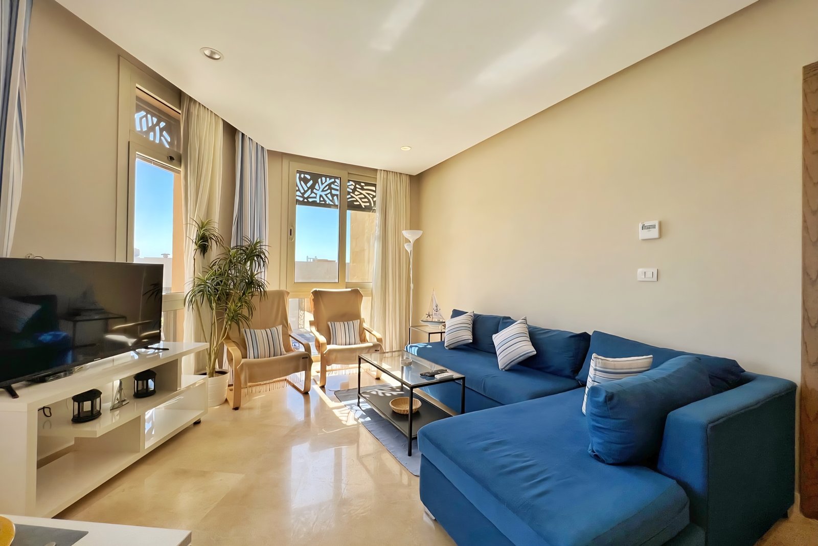 Mangroovy, 1BR Apt, Back View, Pool & Beach access.