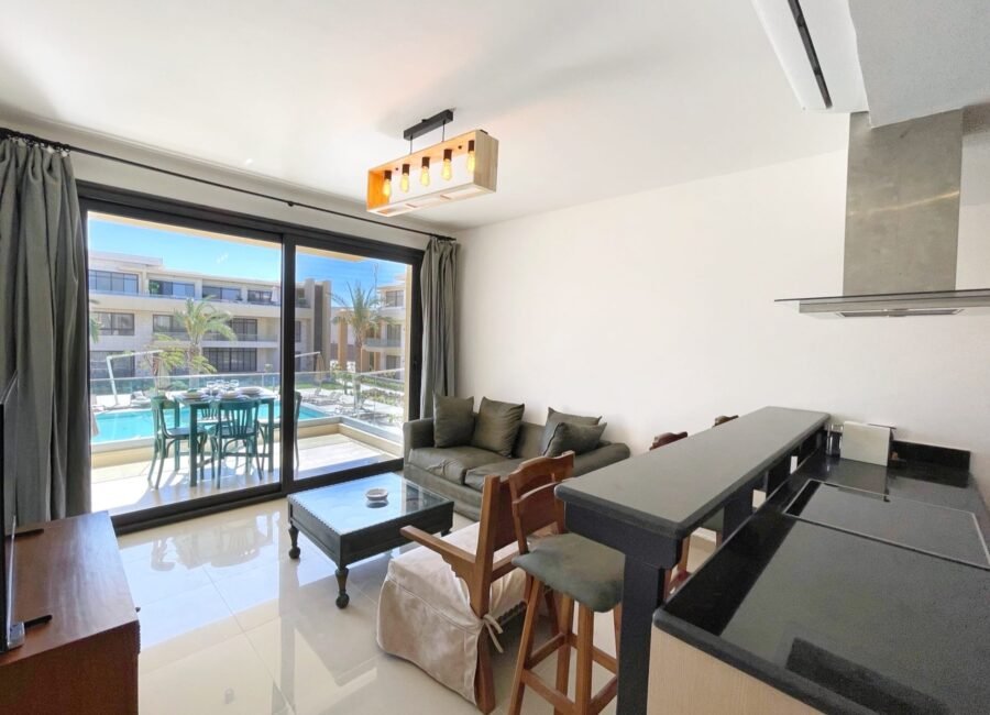 G-Cribs, 2BR Apt, Pool View.