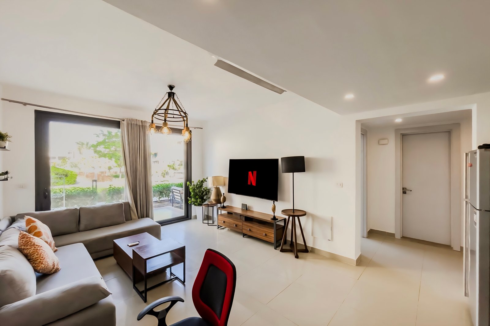 G-Cribs, 1BR Apt, Pool View.