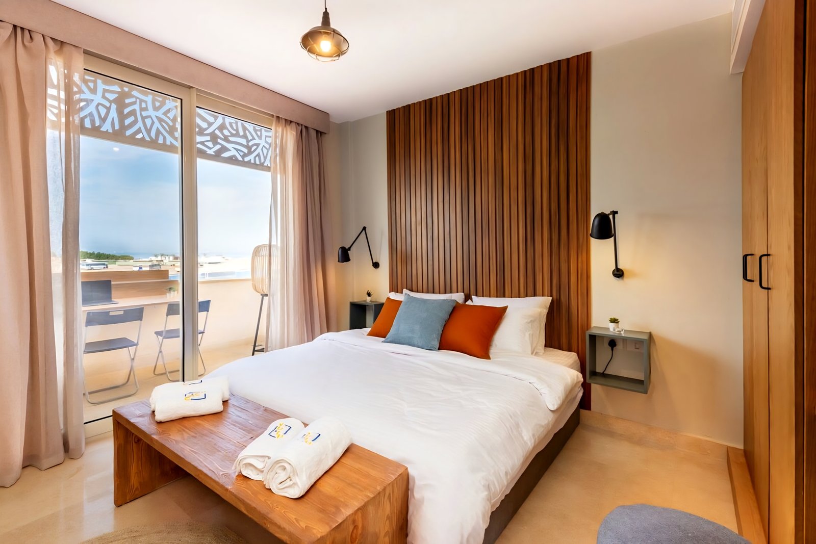 Mangroovy, 2BR Apt, Rooftop, Pool View & Beach Access.