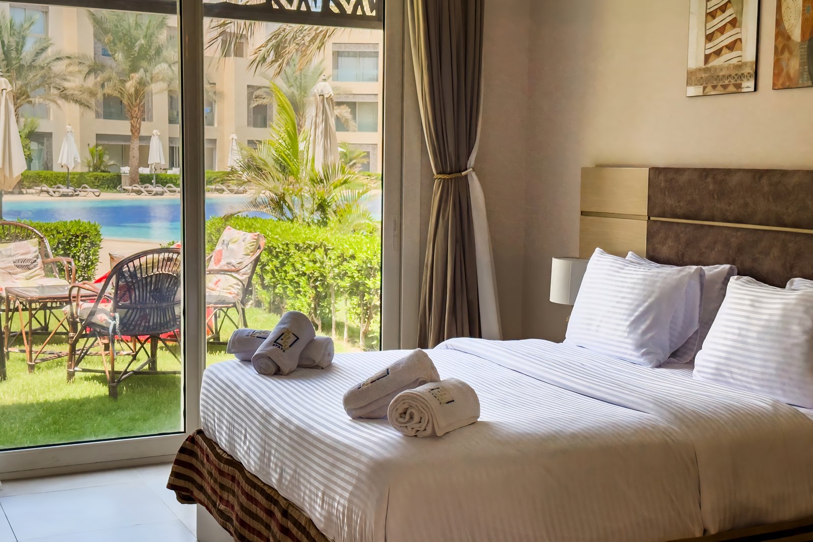 Mangroovy, 2BR Apt, Pool View & Beach Access.