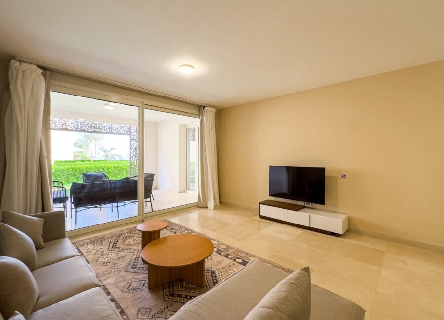 Mangroovy, 3BR Apt + Nanny, Private Garden, Pool View & Beach Access.