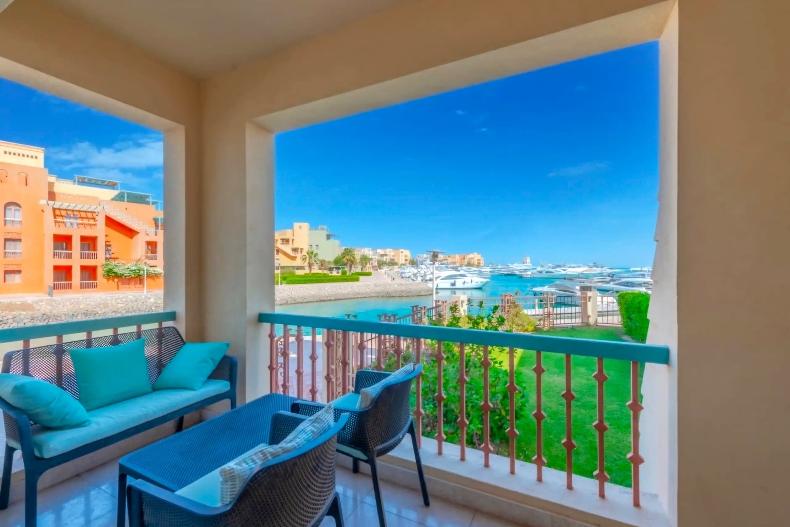 Mosaique Marina, 2BR Apt, Ocean View, Pool access
