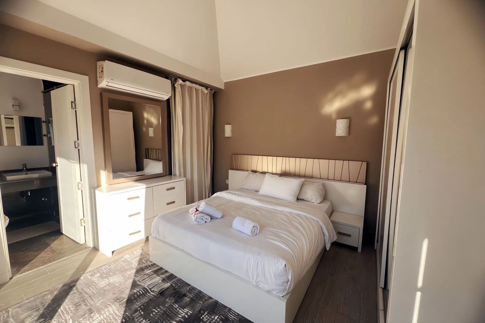 Bali, 2BR Apt, Private Heated Pool