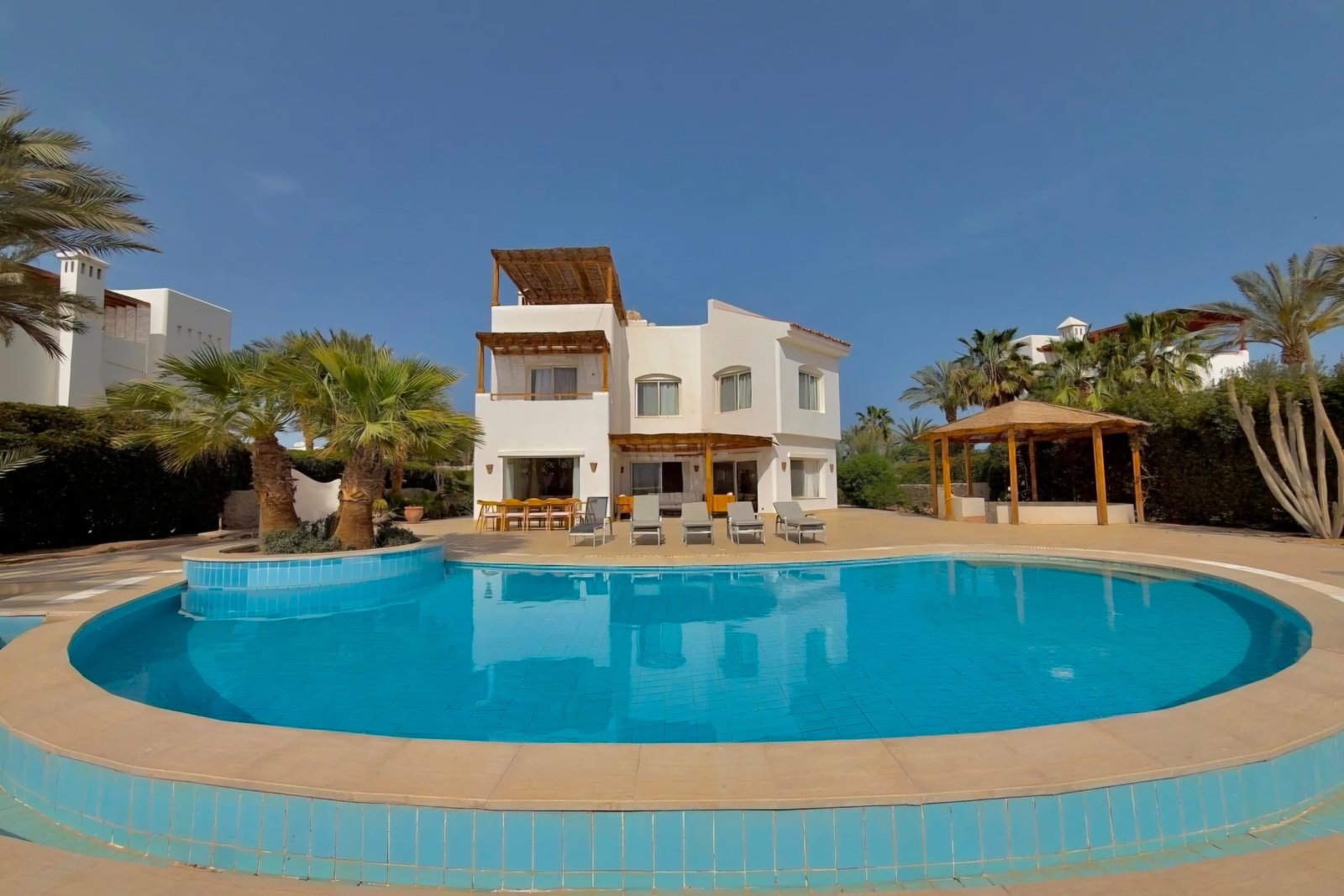 White Villas, 4BR Villa, Private Pool, Lagoon View, PV11