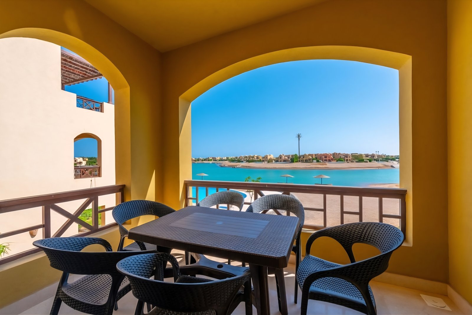 Sabina, 1BR Apt, Pool Access, Lagoon View, VS ,Y175