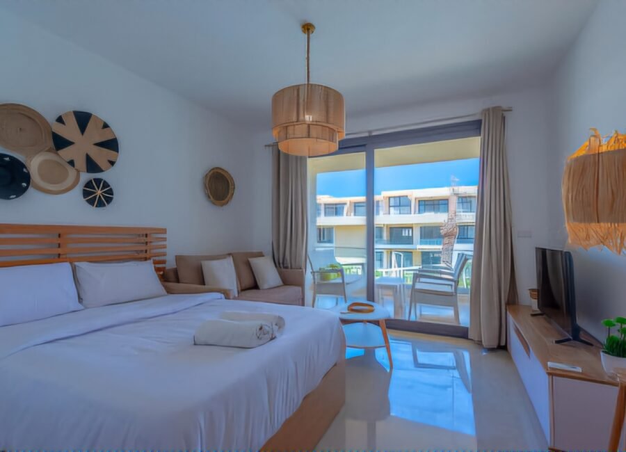 G-Cribs, Studio, Pool View.