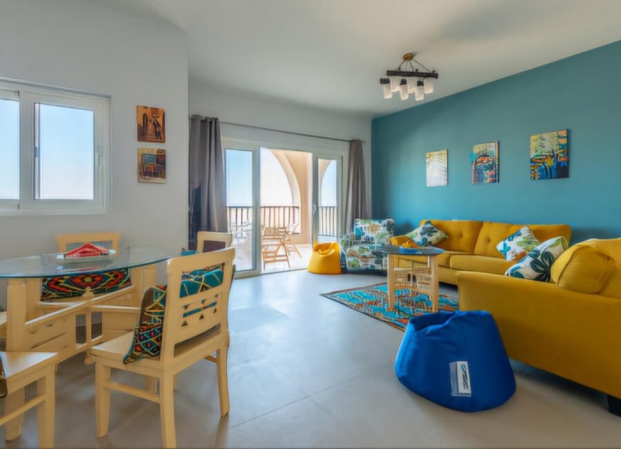 Waterside, 3BR Apt, Pool and lagoon view.