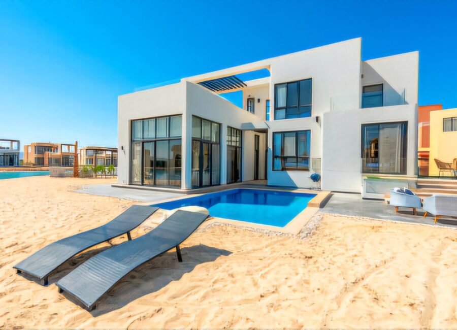 Tawila, 4BR Villa + Nanny, Private Pool, Lagoon view.