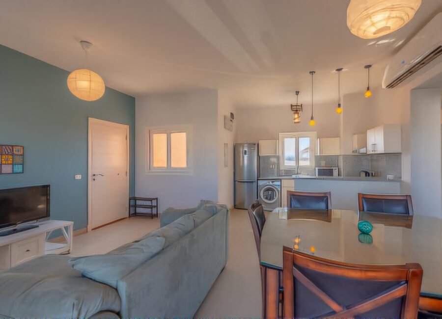 Waterside, 2BR Apt, Pool and Lagoon view