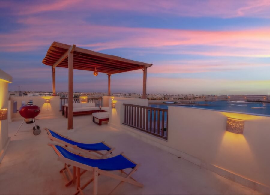 Waterside, 2BR Apt, Pool and Lagoon View, Private rooftop