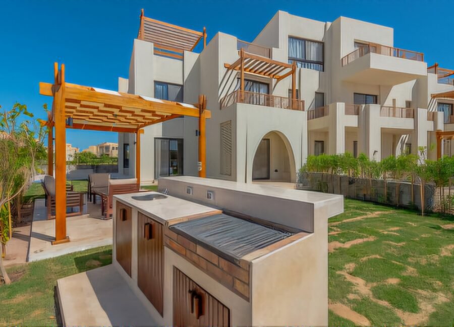 Shedwan, 2BR Apt, Lagoon Access & Pool View, Private Backyard.