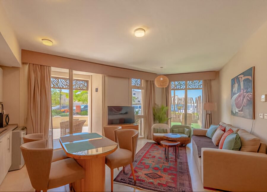 Mangroovy, 1BR Apt, Back View, Pool and Beach access