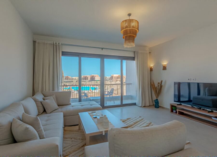 Kamaran, 1BR Apt, Pool View