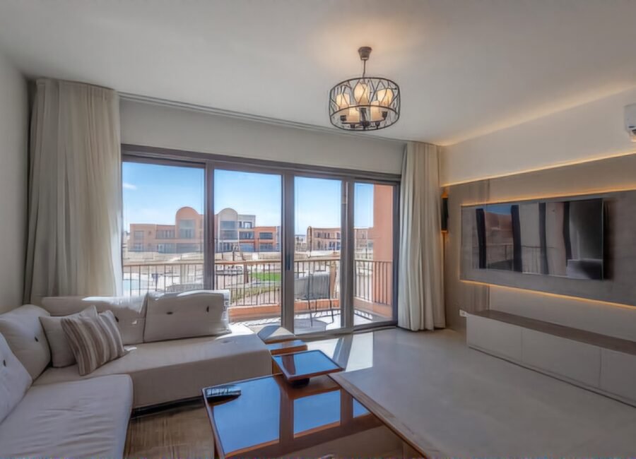 Kamaran, 1BR Apt, Pool View