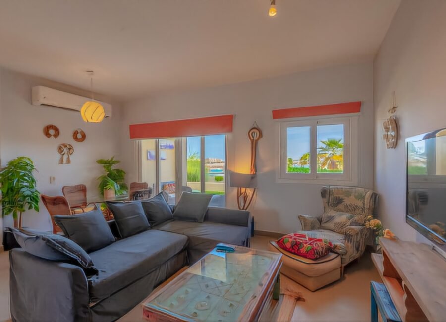 Waterside, 2BR Apt, Lagoon view, Pool access