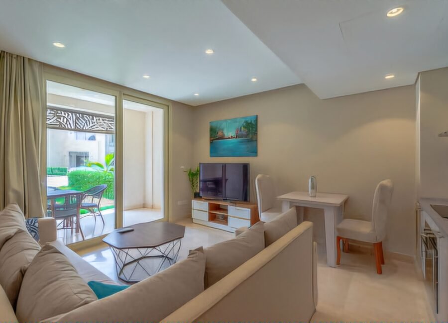 Mangroovy, 1BR Apt, Pool view, Beach access